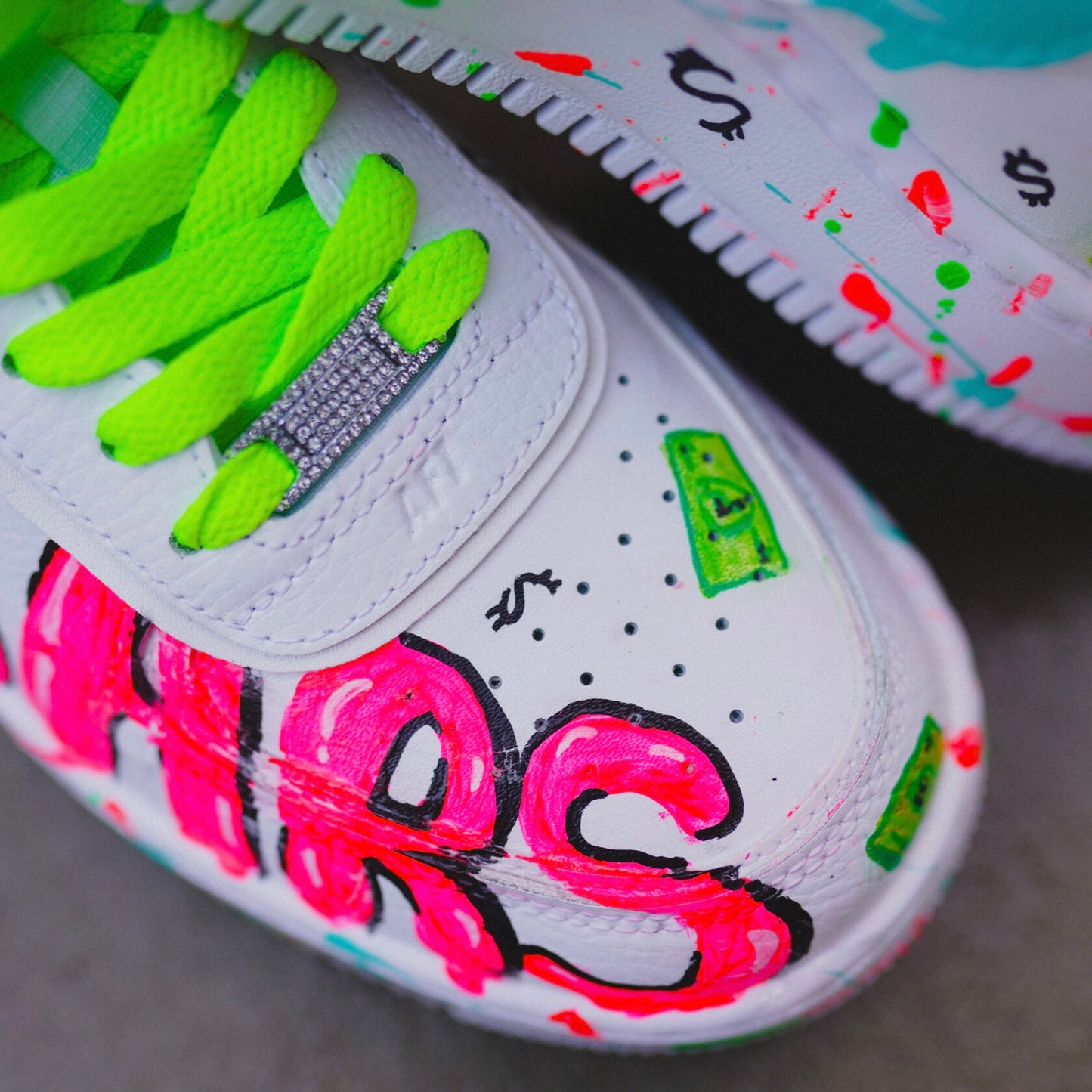 URBAN PULSE NEON SPLASH